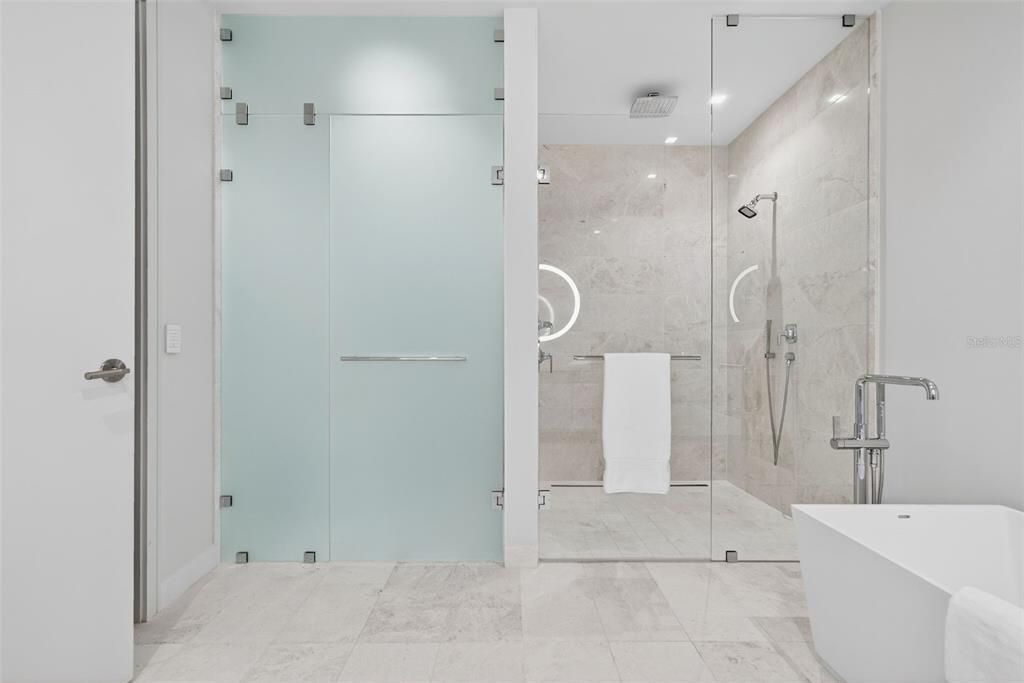 На продажу: $6,650,000 (2 спален, 2 ванн, 2249 Квадратных фут)