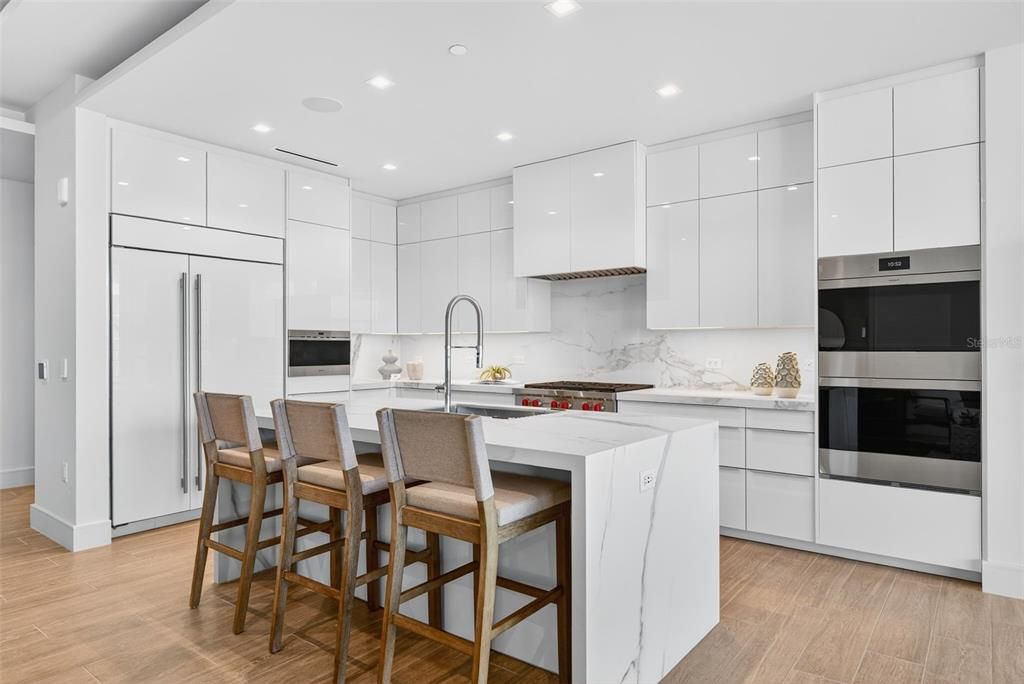 На продажу: $6,650,000 (2 спален, 2 ванн, 2249 Квадратных фут)