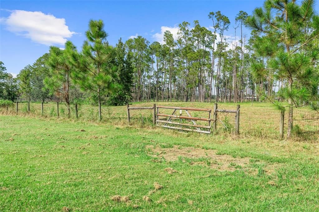 Active With Contract: $558,000 (2 beds, 2 baths, 1344 Square Feet)