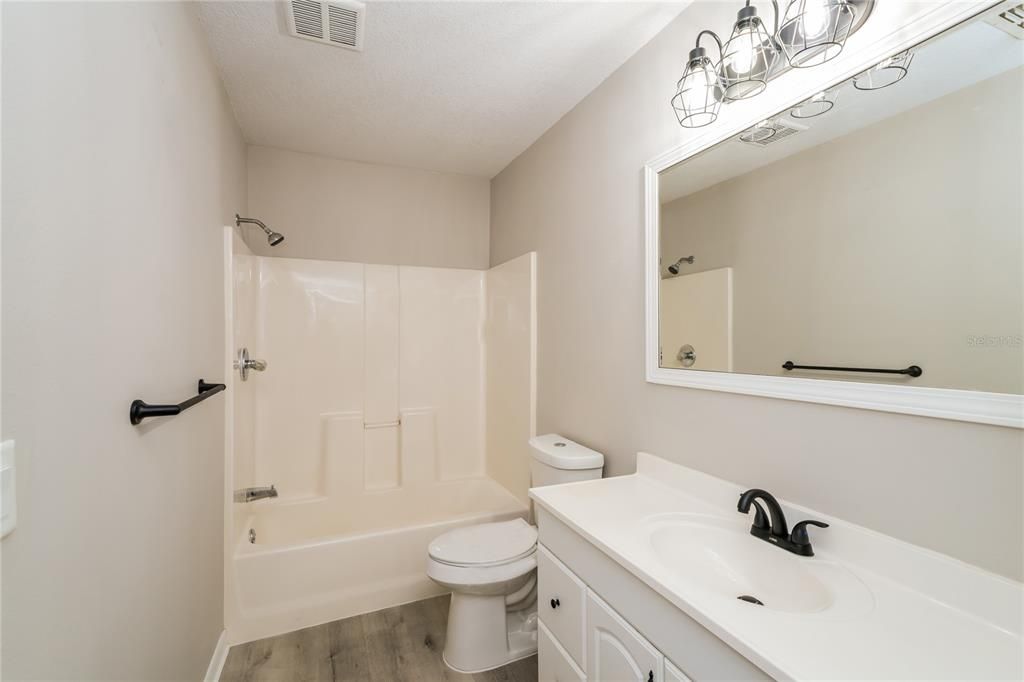 For Rent: $2,030 (4 beds, 3 baths, 1752 Square Feet)