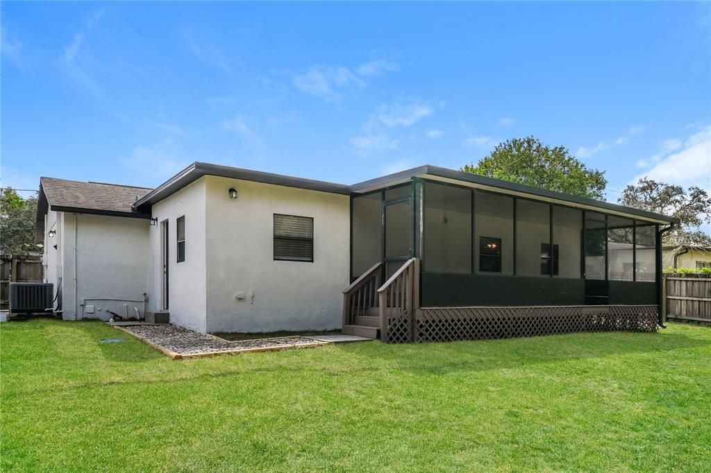 For Rent: $2,030 (4 beds, 3 baths, 1752 Square Feet)