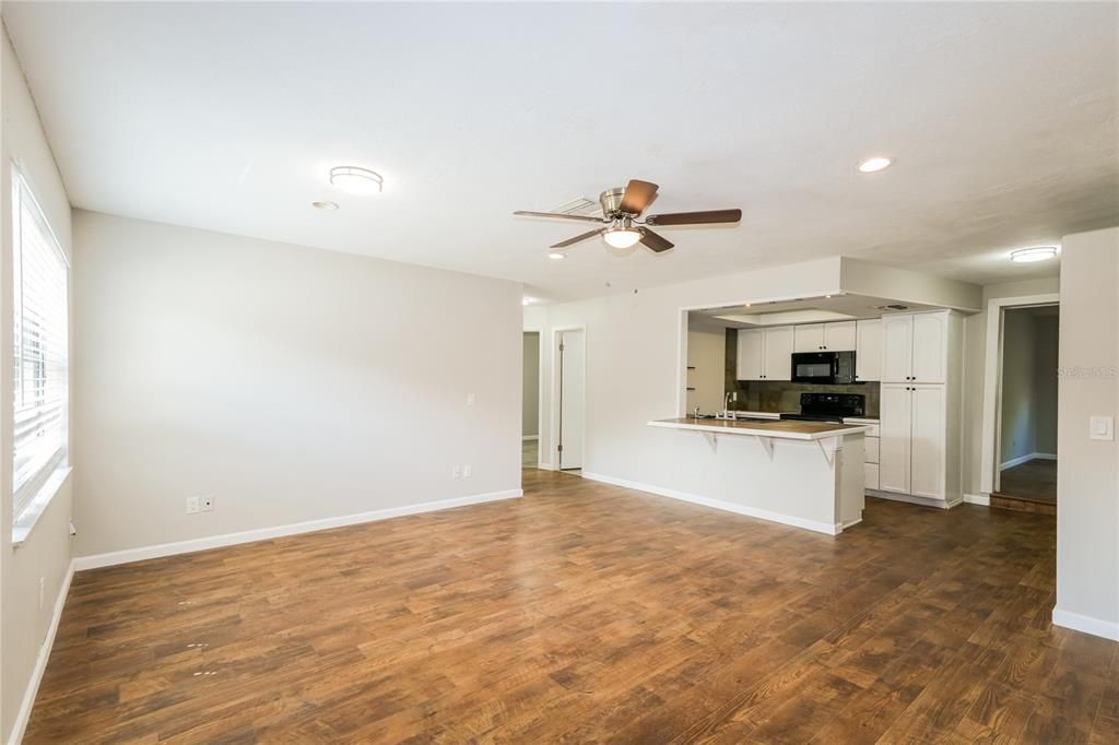 For Rent: $2,030 (4 beds, 3 baths, 1752 Square Feet)