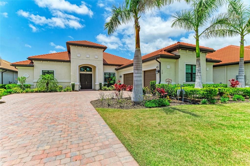 For Sale: $1,350,000 (3 beds, 3 baths, 3125 Square Feet)