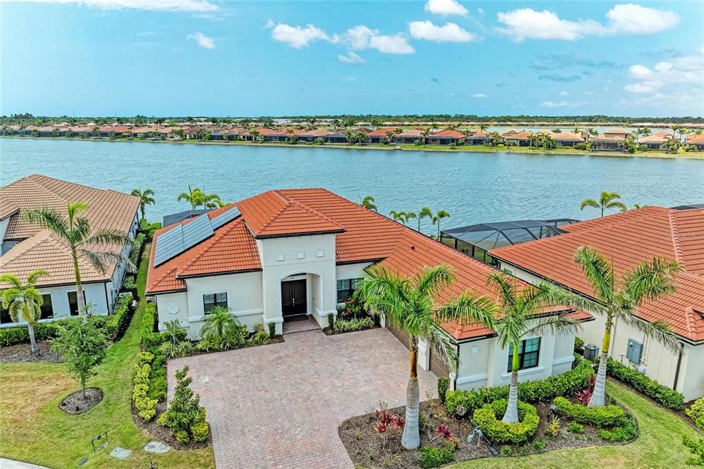 For Sale: $1,350,000 (3 beds, 3 baths, 3125 Square Feet)