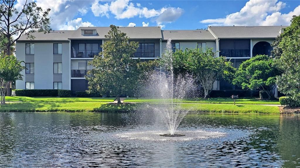 For Sale: $189,900 (2 beds, 2 baths, 975 Square Feet)