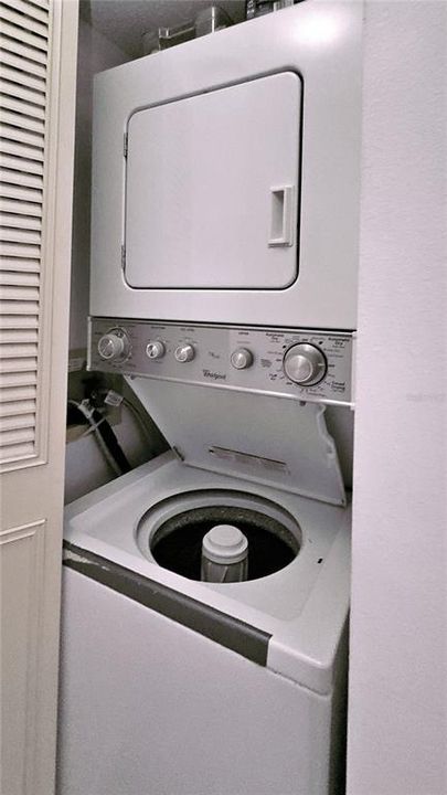 For Sale: $189,900 (2 beds, 2 baths, 975 Square Feet)