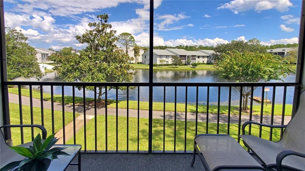 For Sale: $189,900 (2 beds, 2 baths, 975 Square Feet)