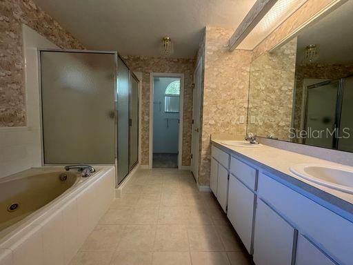 For Rent: $2,450 (3 beds, 2 baths, 1777 Square Feet)