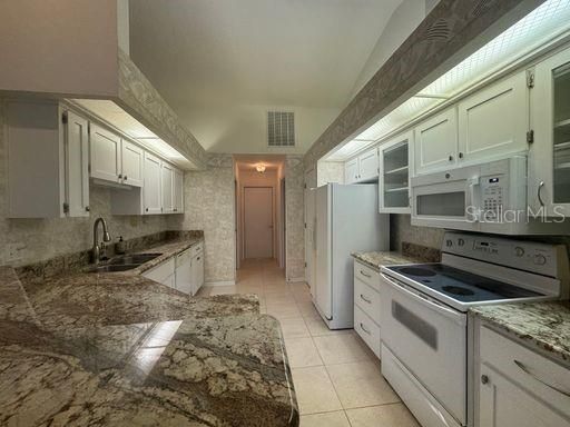 For Rent: $2,450 (3 beds, 2 baths, 1777 Square Feet)