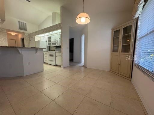 For Rent: $2,450 (3 beds, 2 baths, 1777 Square Feet)