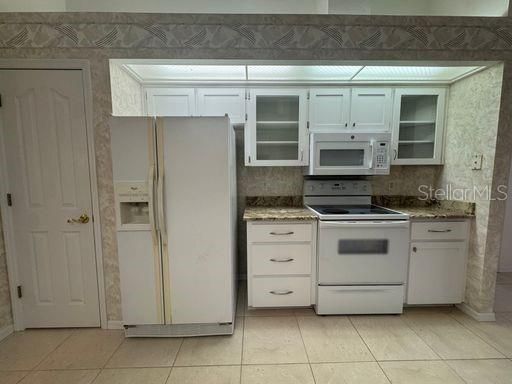 For Rent: $2,450 (3 beds, 2 baths, 1777 Square Feet)