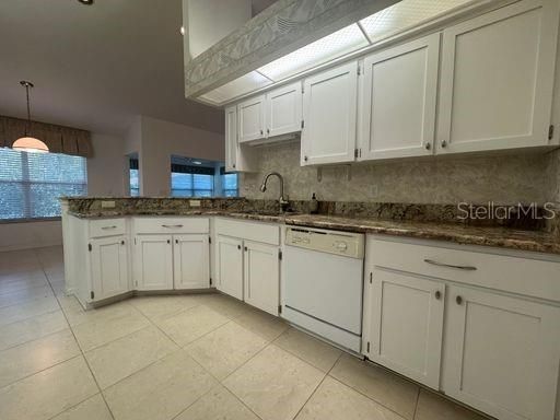 For Rent: $2,450 (3 beds, 2 baths, 1777 Square Feet)