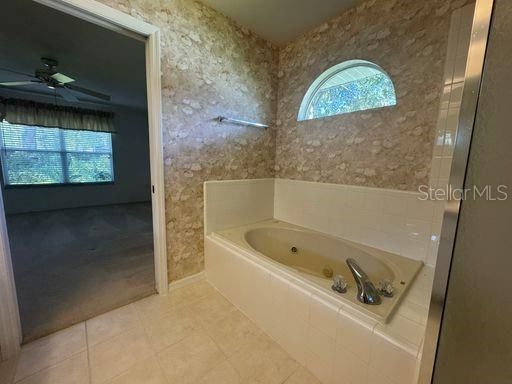 For Rent: $2,450 (3 beds, 2 baths, 1777 Square Feet)