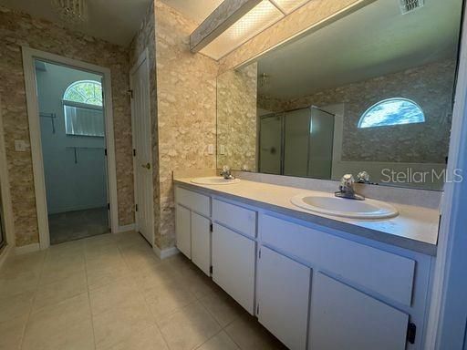 For Rent: $2,450 (3 beds, 2 baths, 1777 Square Feet)