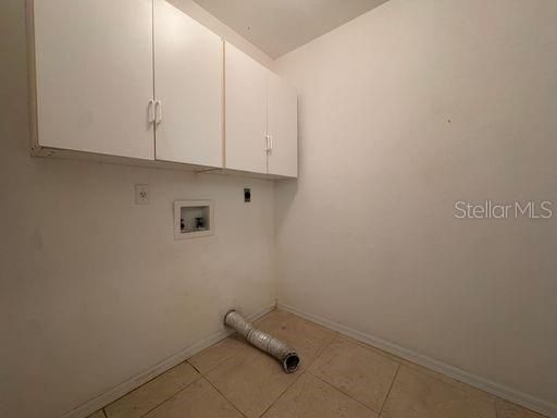For Rent: $2,450 (3 beds, 2 baths, 1777 Square Feet)