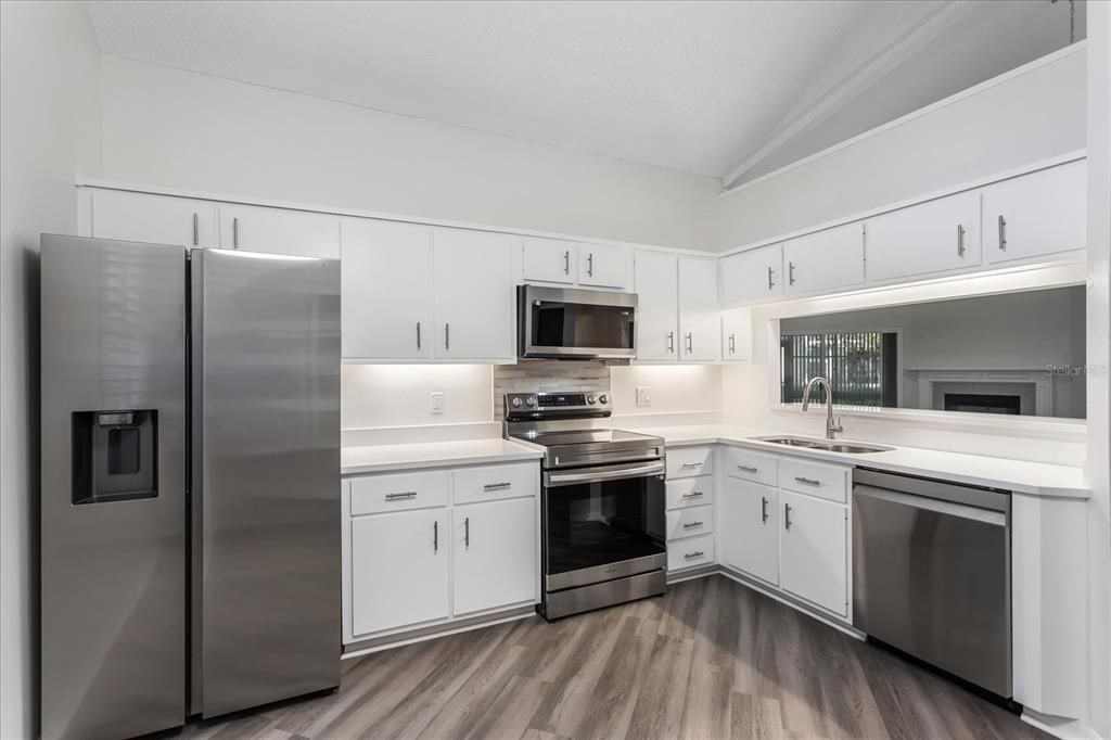 For Sale: $410,000 (3 beds, 2 baths, 1918 Square Feet)