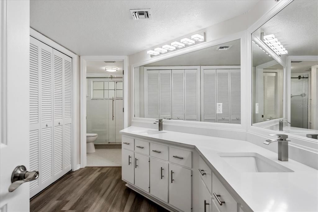 For Sale: $410,000 (3 beds, 2 baths, 1918 Square Feet)