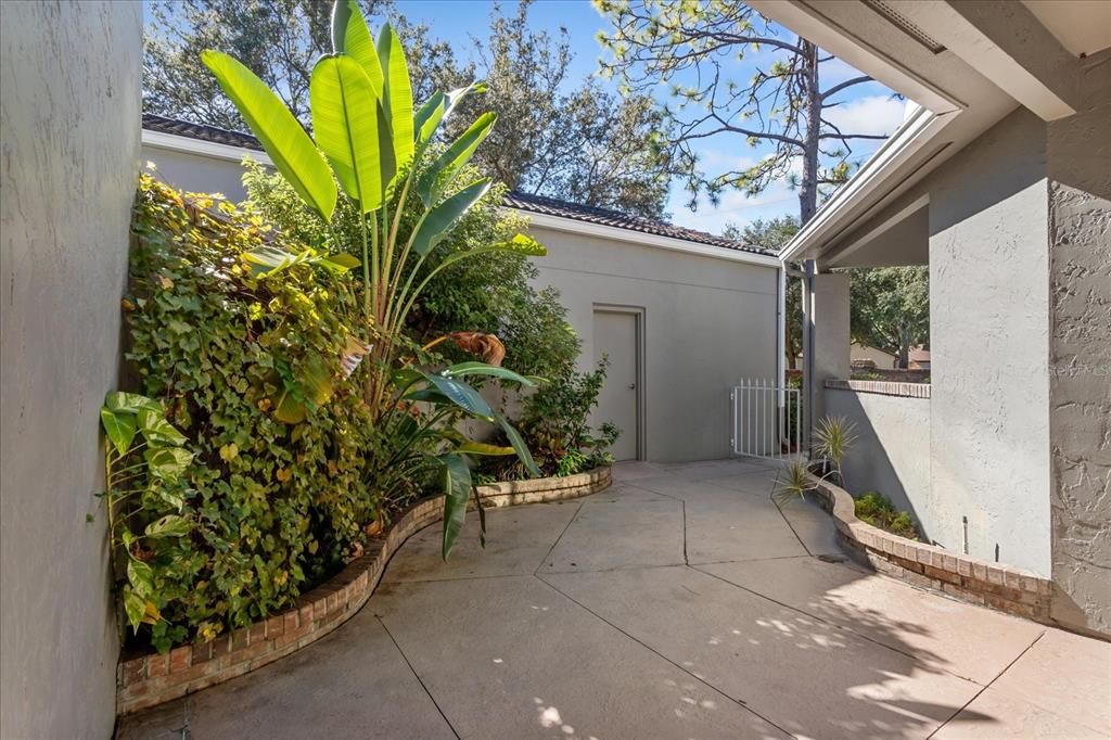 For Sale: $410,000 (3 beds, 2 baths, 1918 Square Feet)