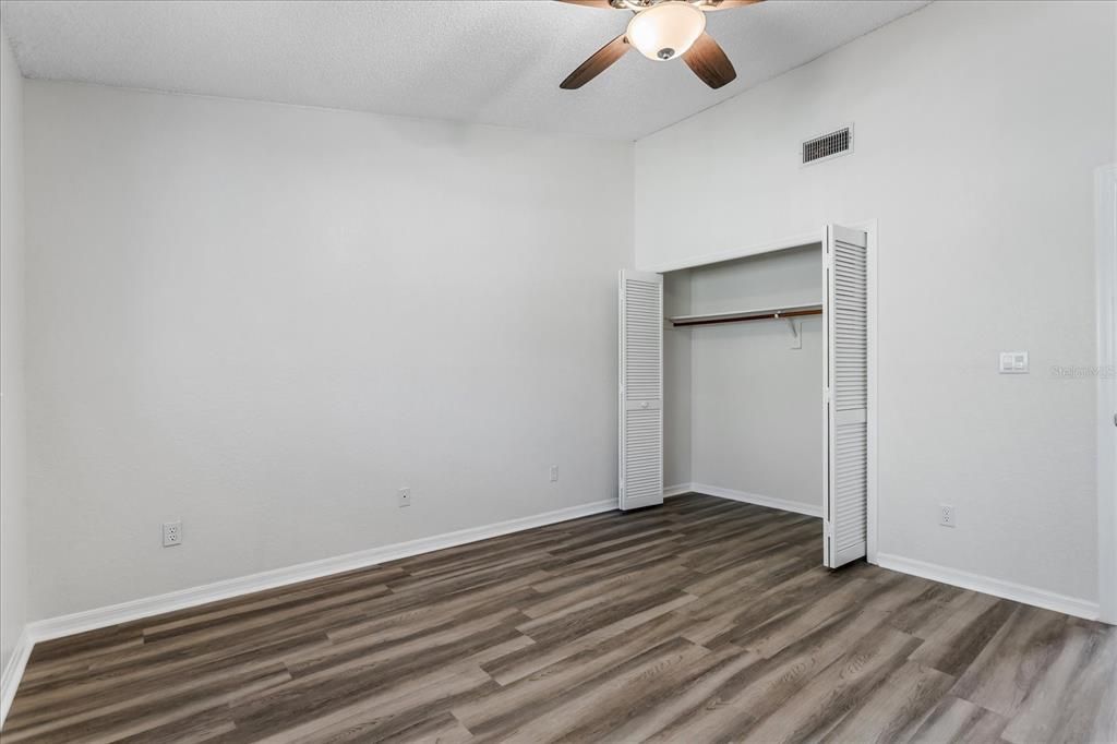 For Sale: $410,000 (3 beds, 2 baths, 1918 Square Feet)