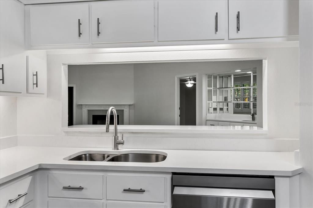 For Sale: $410,000 (3 beds, 2 baths, 1918 Square Feet)