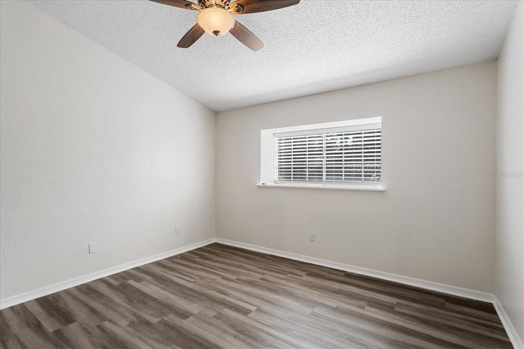 For Sale: $410,000 (3 beds, 2 baths, 1918 Square Feet)