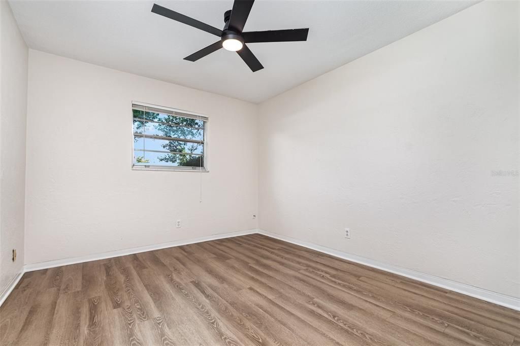 Active With Contract: $285,000 (3 beds, 2 baths, 1556 Square Feet)