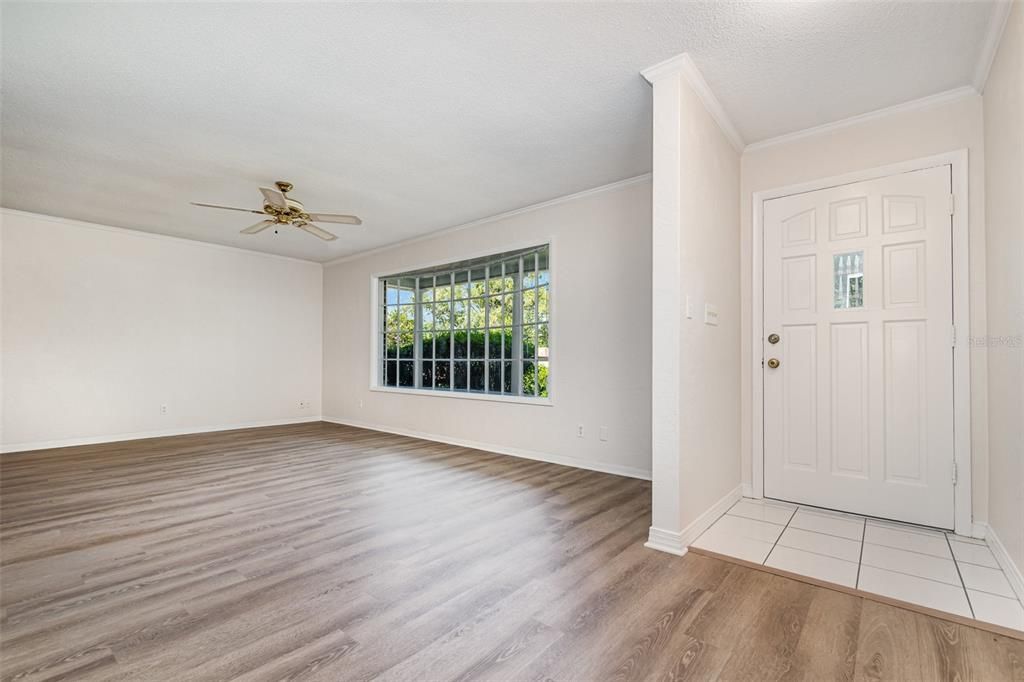 Active With Contract: $285,000 (3 beds, 2 baths, 1556 Square Feet)