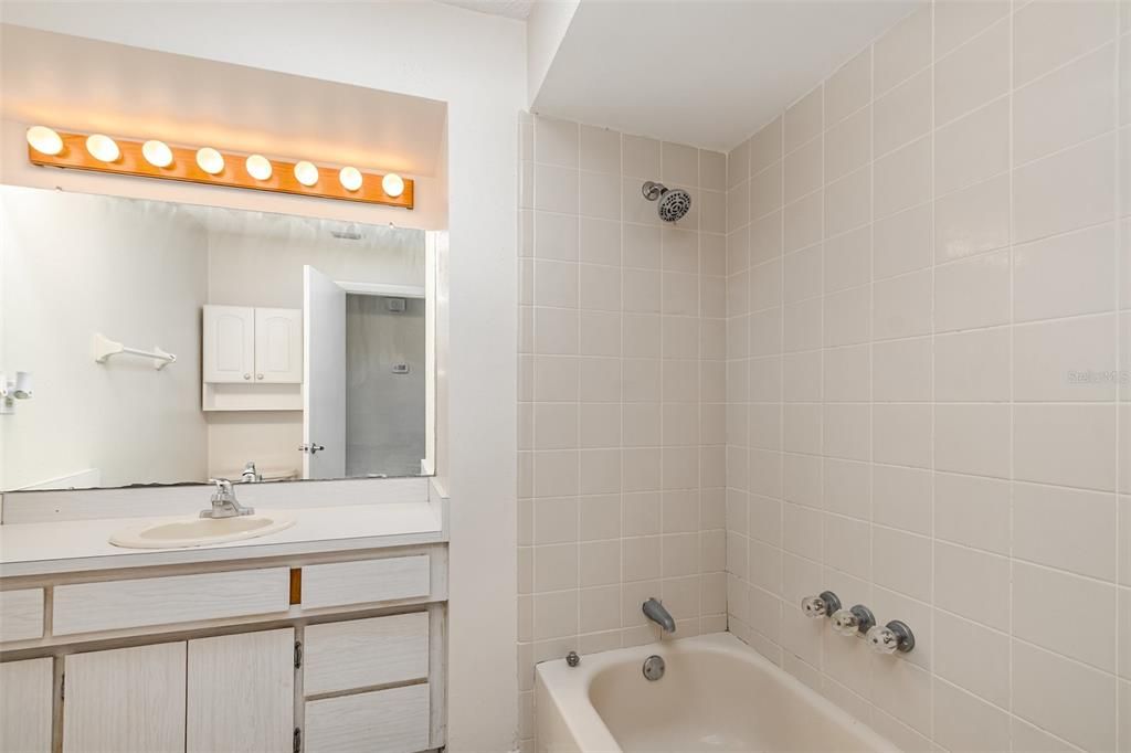 Active With Contract: $285,000 (3 beds, 2 baths, 1556 Square Feet)