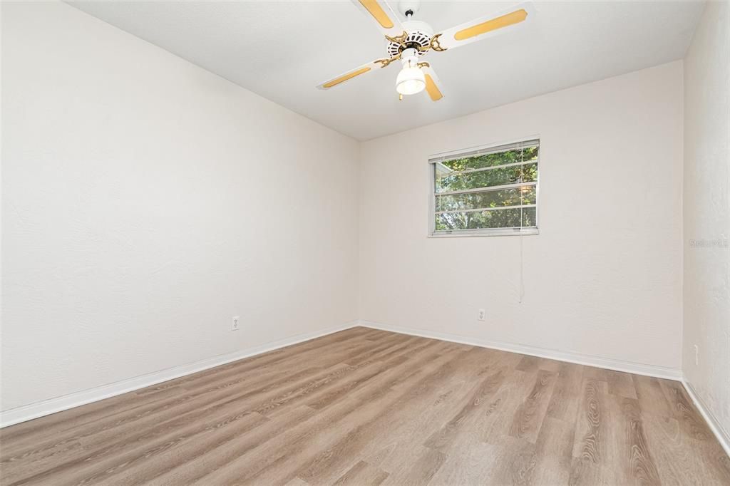 Active With Contract: $285,000 (3 beds, 2 baths, 1556 Square Feet)