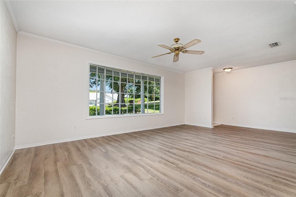 Active With Contract: $285,000 (3 beds, 2 baths, 1556 Square Feet)