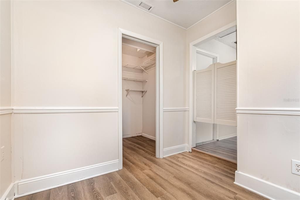 Active With Contract: $285,000 (3 beds, 2 baths, 1556 Square Feet)