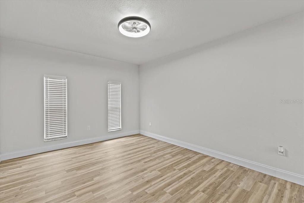 Active With Contract: $3,200 (4 beds, 3 baths, 1333 Square Feet)