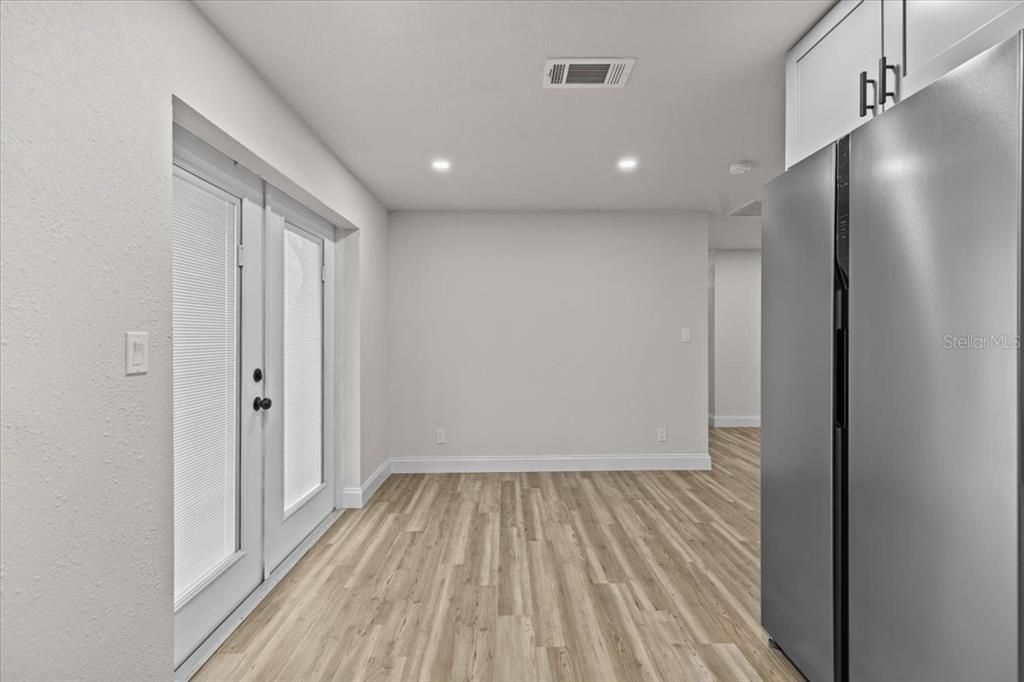 Active With Contract: $3,200 (4 beds, 3 baths, 1333 Square Feet)