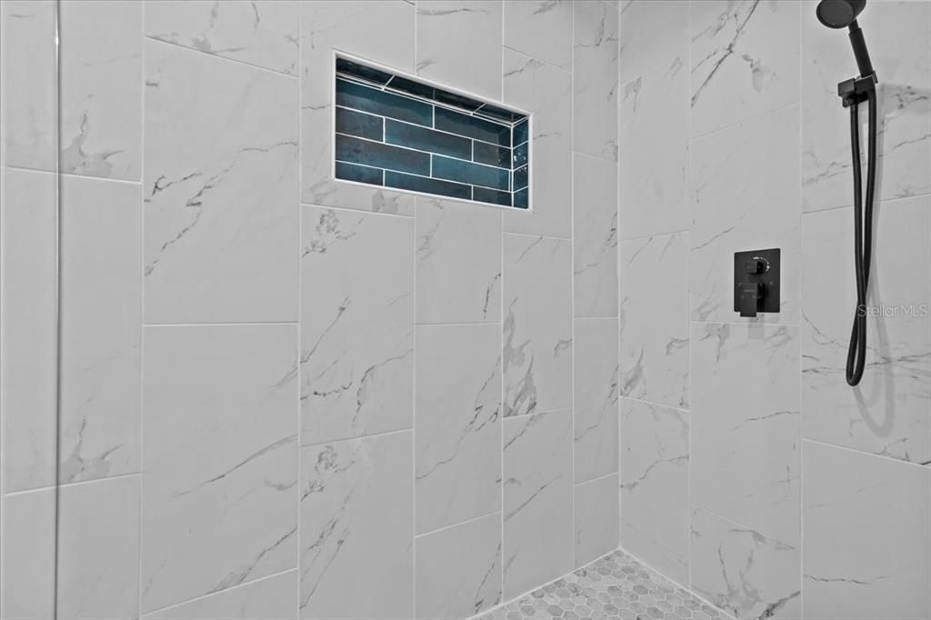 Active With Contract: $3,200 (4 beds, 3 baths, 1333 Square Feet)