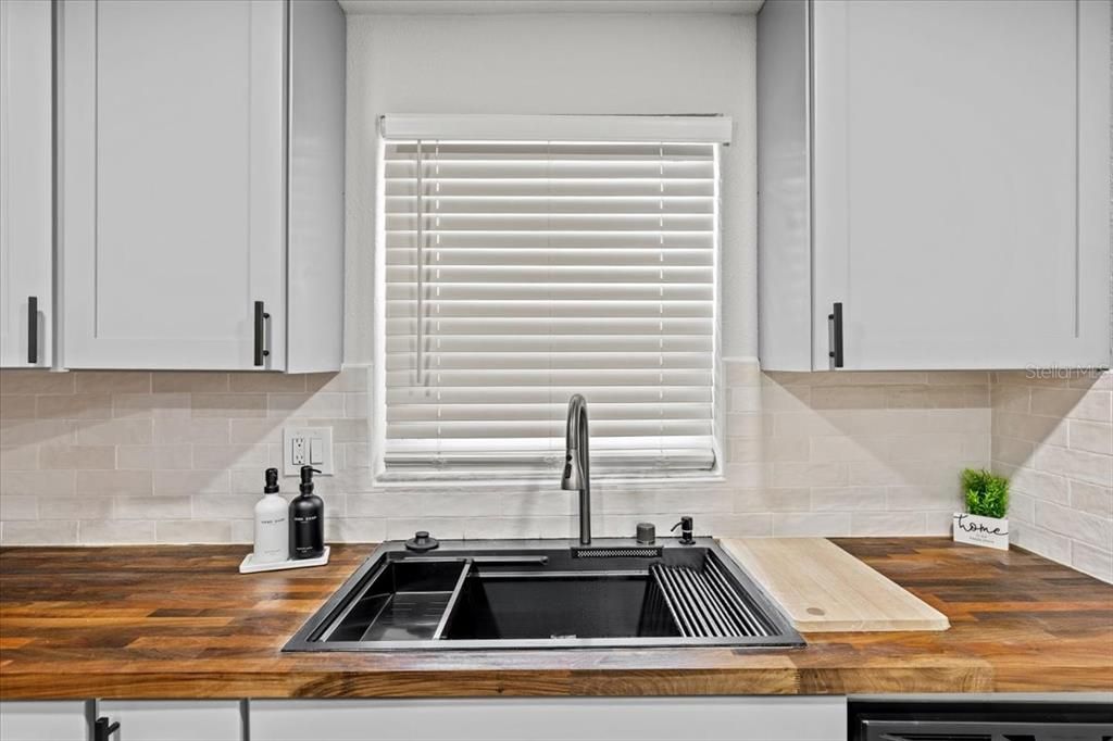 Active With Contract: $3,200 (4 beds, 3 baths, 1333 Square Feet)