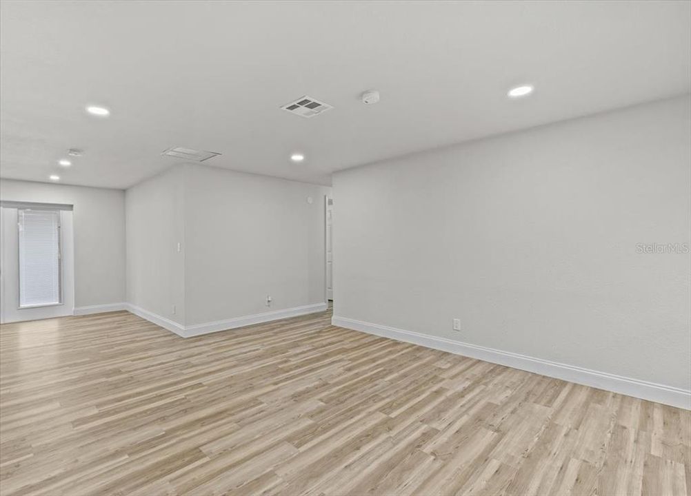 Active With Contract: $3,200 (4 beds, 3 baths, 1333 Square Feet)