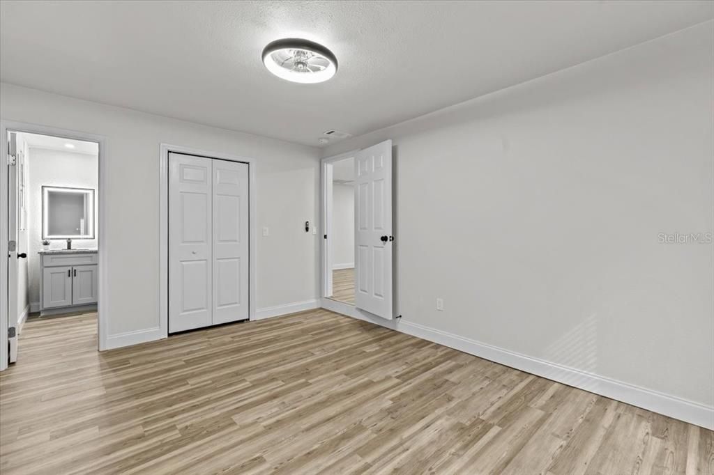 Active With Contract: $3,200 (4 beds, 3 baths, 1333 Square Feet)