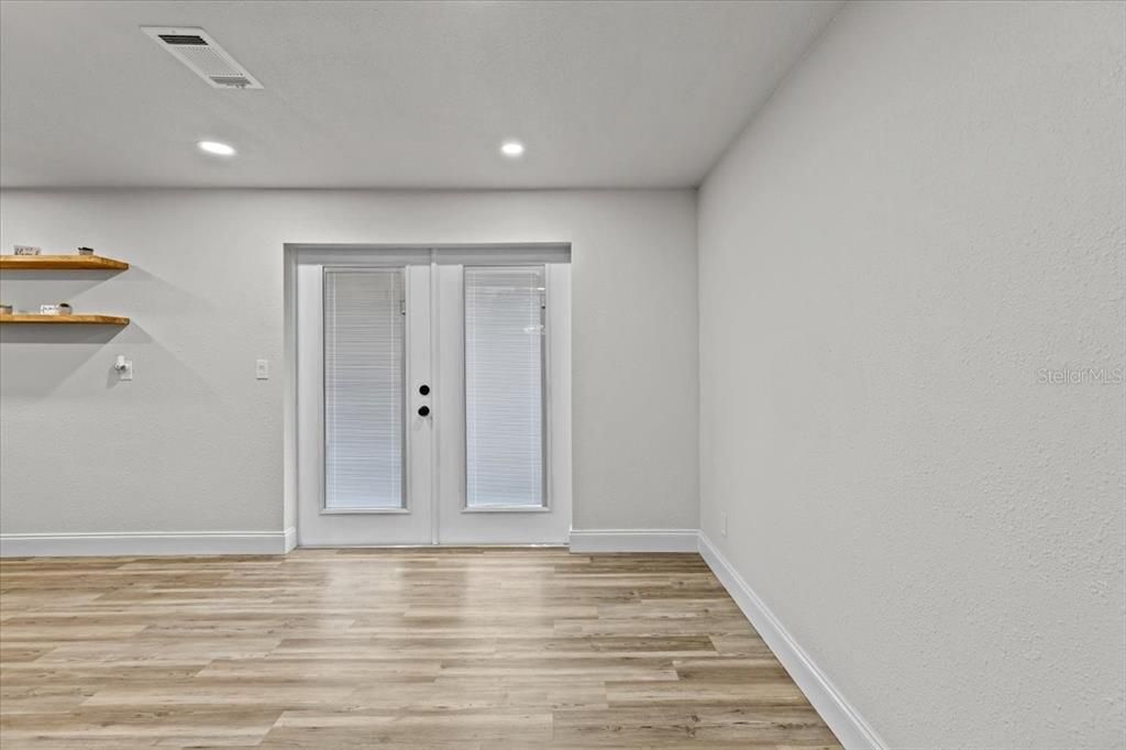 Active With Contract: $3,200 (4 beds, 3 baths, 1333 Square Feet)