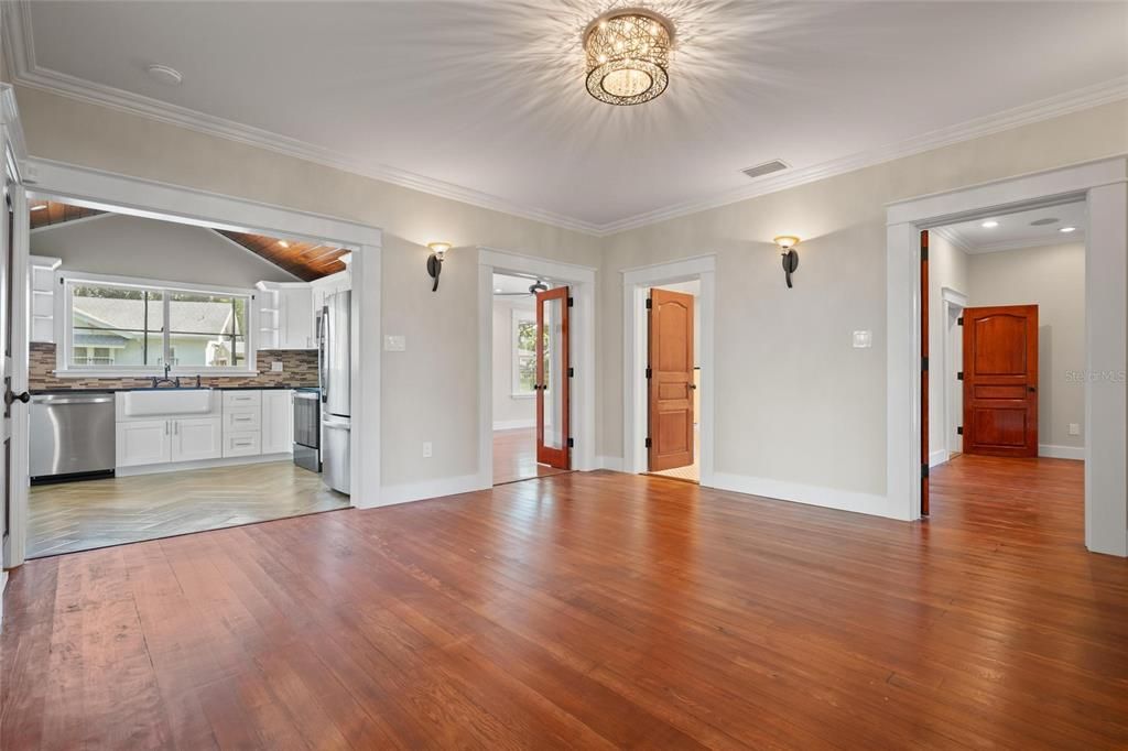 待售: $825,000 (3 贝兹, 2 浴室, 1568 平方英尺)