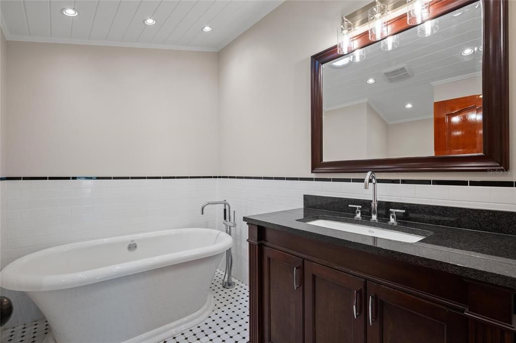 待售: $825,000 (3 贝兹, 2 浴室, 1568 平方英尺)