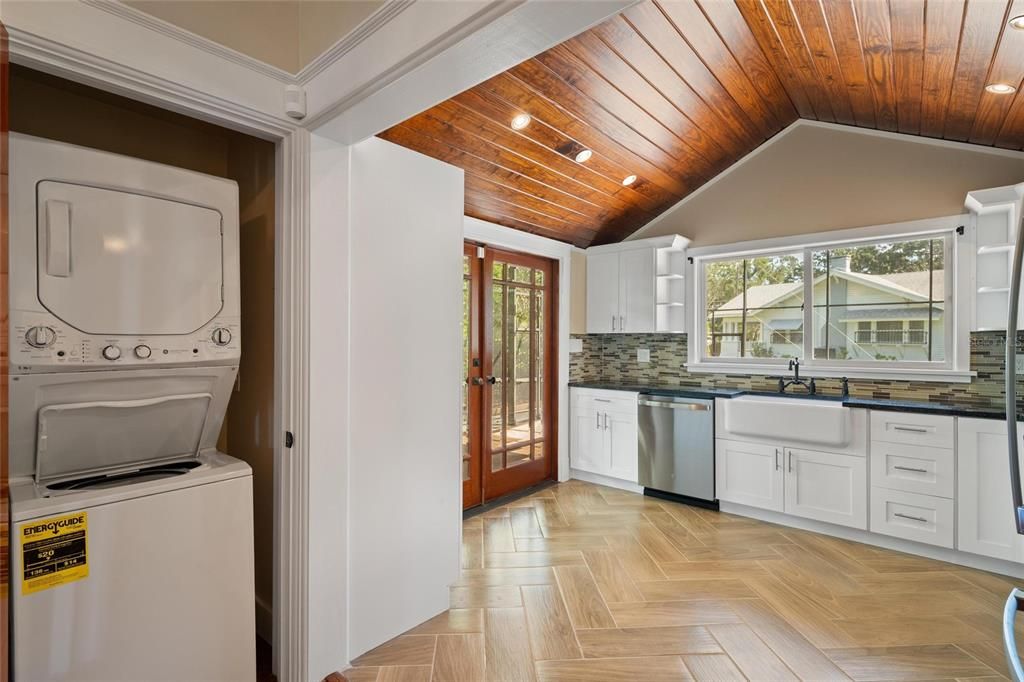 待售: $825,000 (3 贝兹, 2 浴室, 1568 平方英尺)