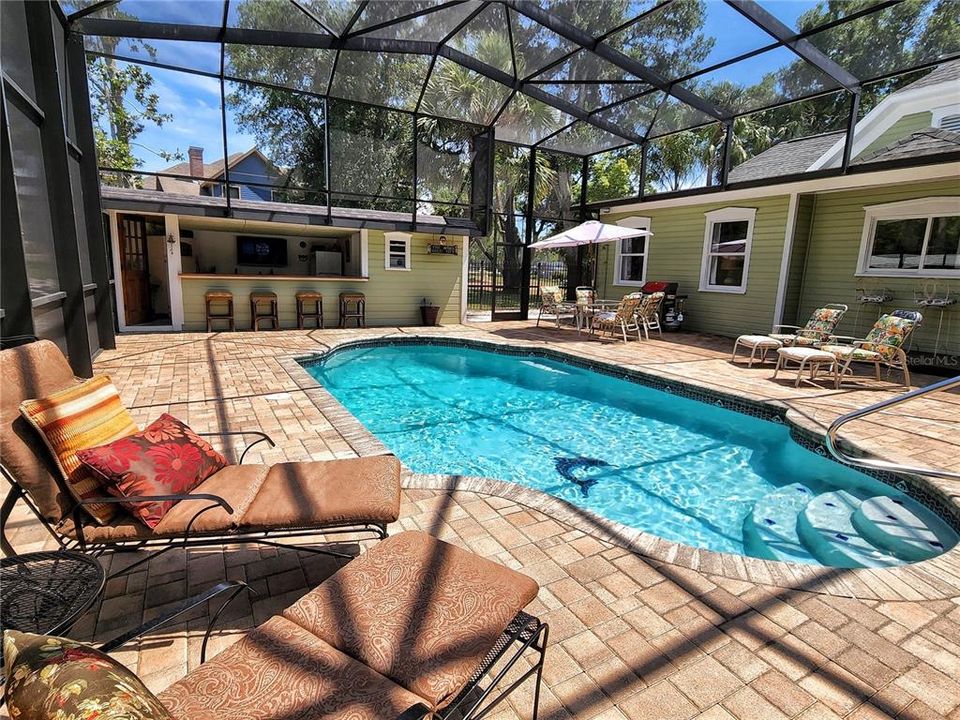 待售: $825,000 (3 贝兹, 2 浴室, 1568 平方英尺)