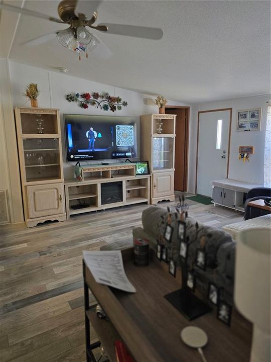 Activo con contrato: $178,800 (3 camas, 2 baños, 1344 Pies cuadrados)