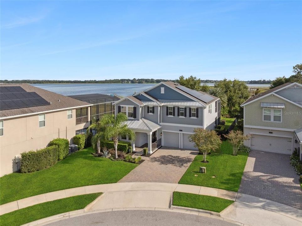 Activo con contrato: $1,045,000 (4 camas, 2 baños, 2817 Pies cuadrados)