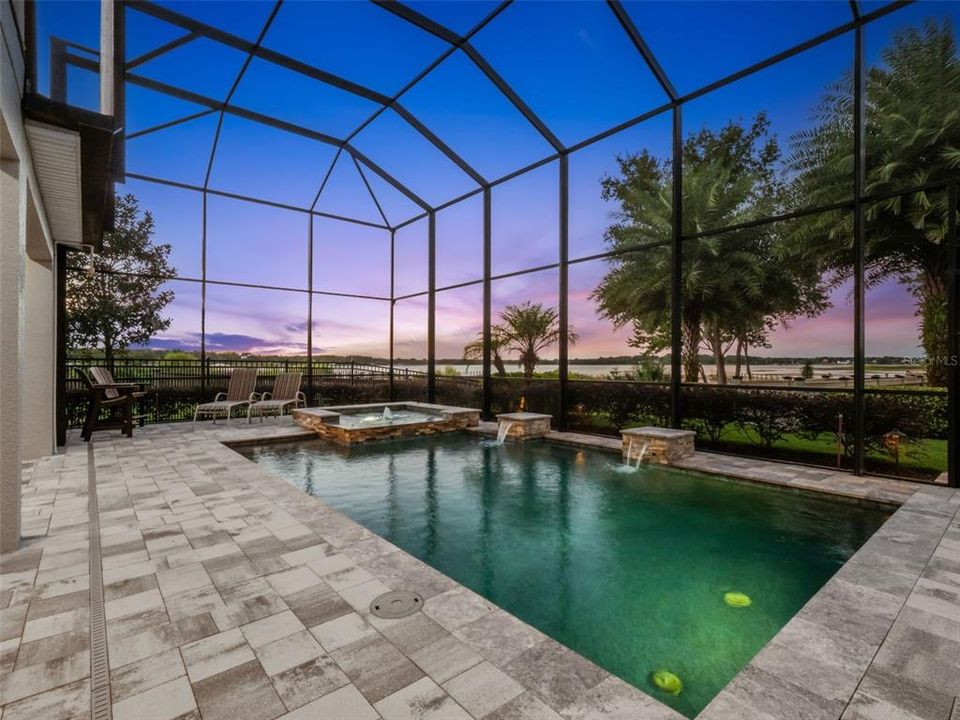 Activo con contrato: $1,045,000 (4 camas, 2 baños, 2817 Pies cuadrados)