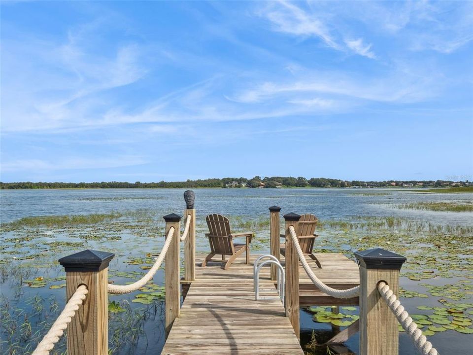 Activo con contrato: $1,045,000 (4 camas, 2 baños, 2817 Pies cuadrados)