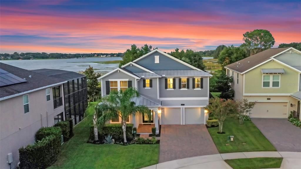 Activo con contrato: $1,045,000 (4 camas, 2 baños, 2817 Pies cuadrados)