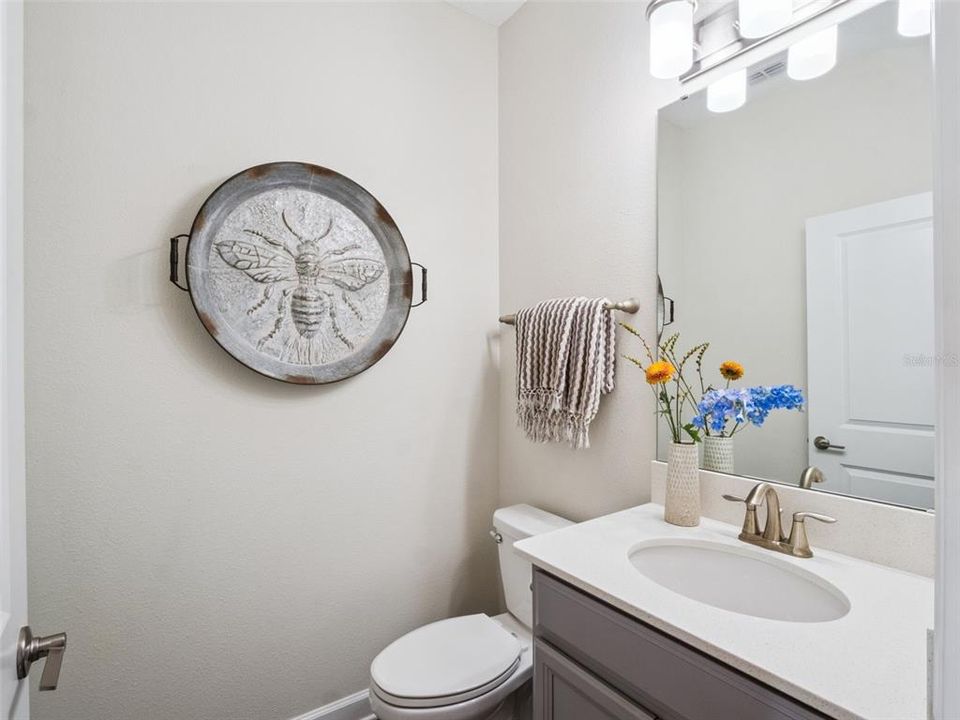 Activo con contrato: $1,045,000 (4 camas, 2 baños, 2817 Pies cuadrados)