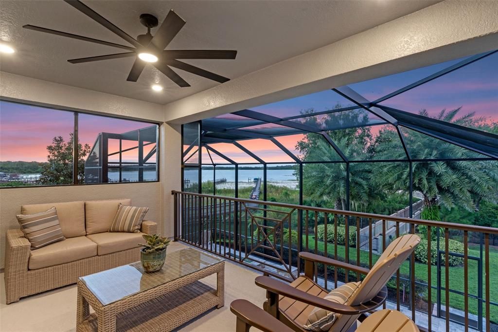 Activo con contrato: $1,045,000 (4 camas, 2 baños, 2817 Pies cuadrados)