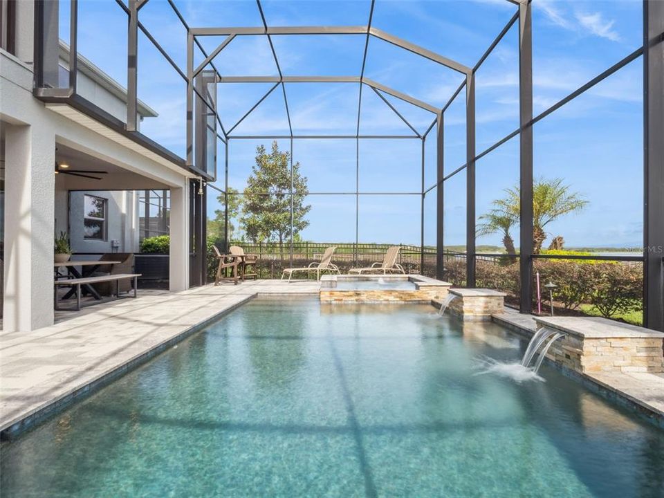 Activo con contrato: $1,045,000 (4 camas, 2 baños, 2817 Pies cuadrados)